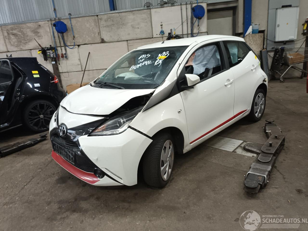 Toyota Aygo Aygo (B40) Hatchback 1.0 12V VVT-i (1KR-FE) [51kW]  (05-2014/06-2018)