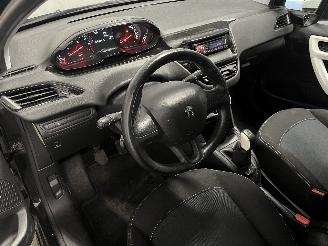 Peugeot 208 208 I (CA/CC/CK/CL) Hatchback 1.0 Vti 12V PureTech (EB0(ZMZ)) [50kW]  =
(03-2012/12-2019) picture 11