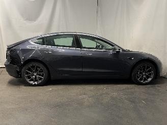 Tesla Model 3 Model 3 Sedan Long Range AWD 75 kWh (3D5) [258kW]  (06-2018/...) picture 6