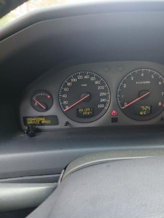 Volvo Xc-70 XC70 (SZ) SUV XC70 2.4 T 20V (B5244T3) [147kW]  (03-2000/09-2002) picture 2