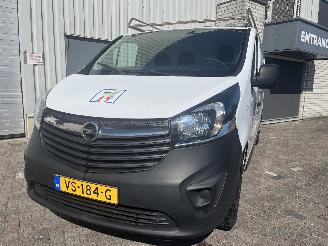 Damaged car Opel Vivaro Vivaro Van 1.6 CDTI BiTurbo 120 (R9M-450(R9M-D4)) [88kW]  (06-2014/12-=
2019) 2015/11