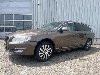 Volvo V-70 V70 (BW) Combi 2.0 D4 16V (D4204T5(Euro 6)) [133kW]  (10-2013/04-2016)= picture 3