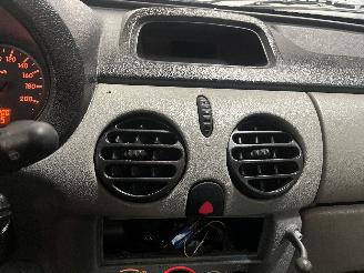 Renault Kangoo Kangoo (KC) MPV 1.6 16V (K4M-752) [70kW]  (06-2001/01-2008) picture 22