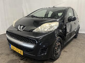 Vaurioauto  passenger cars Peugeot 107 107 Hatchback 1.0 12V (384F(1KR)) [50kW]  (06-2005/05-2014) 2010/6