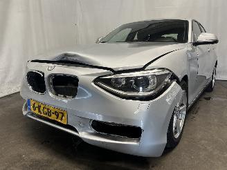 Auto incidentate BMW 1-serie 1 serie (F20) Hatchback 5-drs 116i 1.6 16V (N13-B16A) [100kW]  (07-201=
1/02-2015) 2013/4