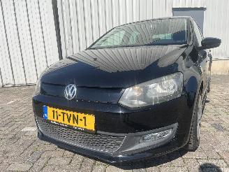 Vaurioauto  passenger cars Volkswagen Polo Polo V (6R) Hatchback 1.2 TDI 12V BlueMotion (CFWA(Euro 5)) [55kW]  (1=
0-2009/05-2014) 2012/4
