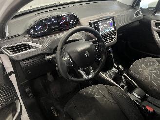 Peugeot 2008 2008 (CU) MPV 1.2 Vti 12V PureTech 82 (EB2F(HMZ)) [60kW]  (03-2013/12-=
2018) picture 16