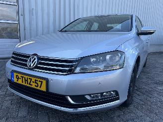 krockskadad bil auto Volkswagen Passat Passat (362) Sedan 1.6 TDI 16V Bluemotion (CAYC(Euro 5)) [77kW]  (08-2=
010/12-2014) 2013/1