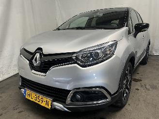 Vaurioauto  passenger cars Renault Captur Captur I (2R) SUV 1.2 TCE 16V EDC (H5F-412(H5F-G4)) [87kW]  (01-2016/.=
=2E.) 2015/12