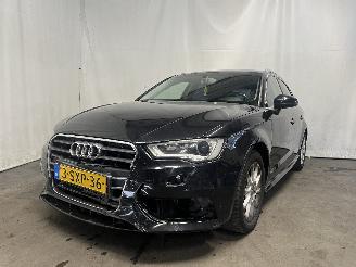 occasione autovettura Audi A3 A3 Sportback (8VA/8VF) Hatchback 5-drs 1.6 TDI Ultra 16V (CRKB(Euro 5)=
) [81kW]  (09-2013/10-2020) 2013/12