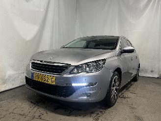 Coche accidentado Peugeot 308 308 SW (L4/L9/LC/LJ/LR) Combi 5-drs 1.2 12V e-THP PureTech 130 (EB2DTS=
(HNY)) [96kW]  (03-2014/06-2021) 2015/12