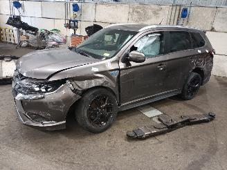 Uttjänta bilar auto Mitsubishi Outlander Outlander (GF/GG) SUV 2.4 16V PHEV 4x4 (4B12) [165kW]  (09-2019/12-202=
2) 2020/3