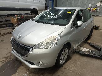 Démontage voiture Peugeot 208 208 I (CA/CC/CK/CL) Hatchback 1.2 Vti 12V PureTech 82 (EB2F(HMZ)) [60k=
W]  (03-2012/12-2019) 2013/3