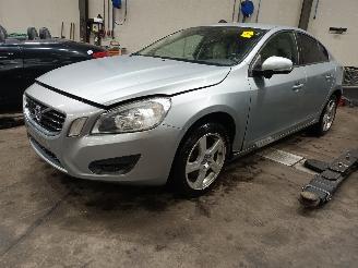Dezmembrări autoturisme Volvo S-60 S60 II (FS) Sedan 2.0 D3 20V (D5204T2) [120kW]  (04-2010/12-2014) 2011