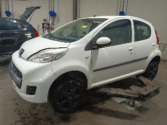 Uttjänta bilar auto Peugeot 107 107 Hatchback 1.0 12V (384F(1KR)) [50kW]  (06-2005/05-2014) 2010/9