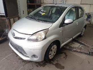 Uttjänta bilar auto Toyota Aygo Aygo (B10) Hatchback 1.0 12V VVT-i (1KR-FE) [50kW]  (07-2005/05-2014) 2012/5