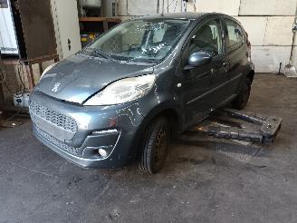  Peugeot 107 107 Hatchback 1.0 12V (384F(1KR)) [50kW]  (06-2005/05-2014) 2013/3