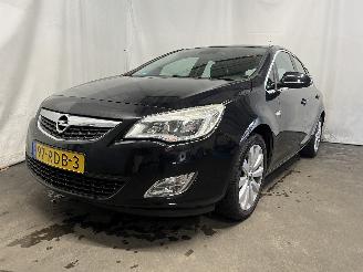 skadebil auto Opel Astra Astra J (PC6/PD6/PE6/PF6) Hatchback 5-drs 1.4 Turbo 16V (A14NET(Euro 5=
)) [103kW]  (12-2009/10-2015) 2011/4
