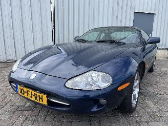  Jaguar XK XK 8 Coupé 4.0 V8 32V (NC(AJ27)) [209kW]  (03-1996/07-2005) 2000/4