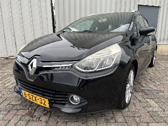 damaged passenger cars Renault Clio Clio IV Estate/Grandtour (7R) Combi 5-drs 0.9 Energy TCE 90 12V (H4B-4=
00(H4B-A4)) [66kW]  (01-2013/08-2021) 2014/3