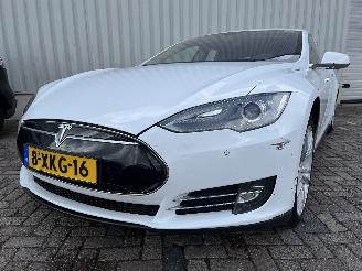 krockskadad bil auto Tesla Model S Model S Liftback 85 (L1S) [270kW]  (09-2012/02-2016) 2014/9