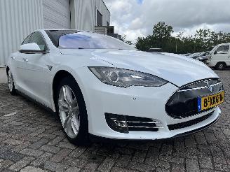 Tesla Model S Model S Liftback 85 (L1S) [270kW]  (09-2012/02-2016) picture 6