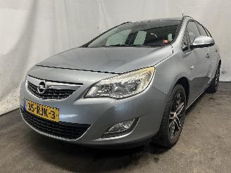 krockskadad bil auto Opel Astra Astra J Sports Tourer (PD8/PE8/PF8) Combi 1.4 16V ecoFLEX (A14XER(Euro=
 5)) [74kW]  (10-2010/10-2015) 2011/5