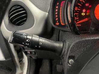 Citroën C1 C1 Hatchback 1.0 Vti 68 12V (1KR-FE(CFB)) [51kW]  (04-2014/04-2018) picture 21