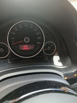 Volkswagen Up! Up! (121) Hatchback 1.0 12V 75 (CWRA) [55kW]  (08-2011/11-2019) picture 2