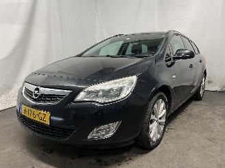 Vaurioauto  passenger cars Opel Astra Astra J Sports Tourer (PD8/PE8/PF8) Combi 1.4 Turbo 16V (A14NET(Euro 5=
)) [103kW]  (10-2010/10-2015) 2012/3