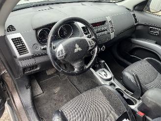 Mitsubishi Outlander Outlander (CW) SUV 2.0 16V 4x2 (4B11) [108kW]  (11-2006/11-2012) picture 14