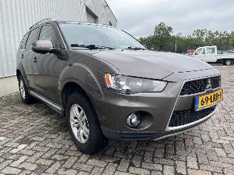 Mitsubishi Outlander Outlander (CW) SUV 2.0 16V 4x2 (4B11) [108kW]  (11-2006/11-2012) picture 6