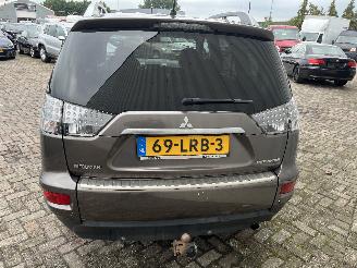 Mitsubishi Outlander Outlander (CW) SUV 2.0 16V 4x2 (4B11) [108kW]  (11-2006/11-2012) picture 8