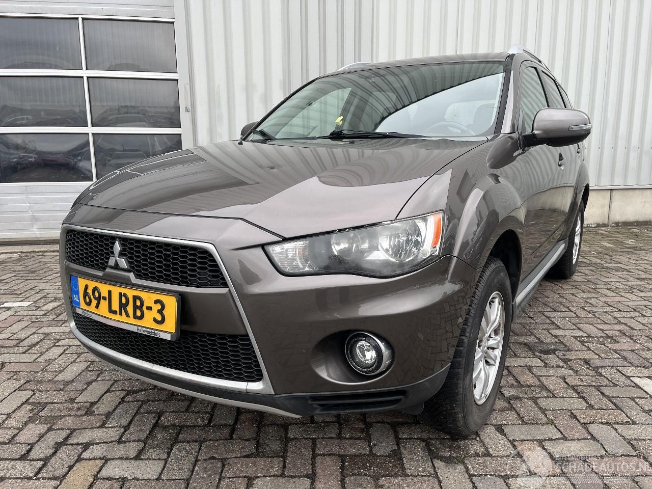 Mitsubishi Outlander Outlander (CW) SUV 2.0 16V 4x2 (4B11) [108kW]  (11-2006/11-2012)