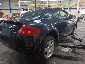 Audi TT TT (8N3) Coupé 1.8 20V Turbo (AUQ) [132kW]  (10-1998/10-2006) picture 3