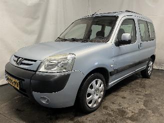 Peugeot Partner Partner Combispace MPV 1.6 16V (TU5JP4(NFU)) [80kW]  (07-2001/03-2008)= picture 3