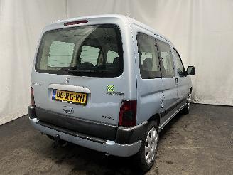 Peugeot Partner Partner Combispace MPV 1.6 16V (TU5JP4(NFU)) [80kW]  (07-2001/03-2008)= picture 5