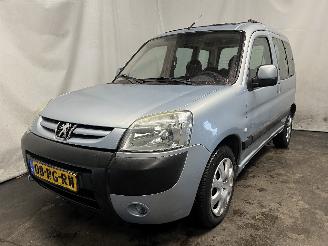 Auto incidentate Peugeot Partner Partner Combispace MPV 1.6 16V (TU5JP4(NFU)) [80kW]  (07-2001/03-2008)= 2005/3