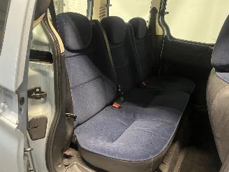 Peugeot Partner Partner Combispace MPV 1.6 16V (TU5JP4(NFU)) [80kW]  (07-2001/03-2008)= picture 16