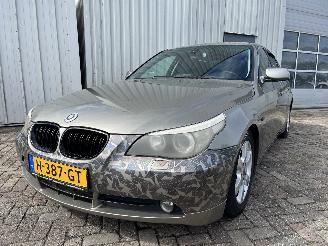 Voiture accidenté BMW 5-serie 5 serie (E60) Sedan 520i 24V (M54-B22(226S1)) [125kW]  (07-2003/03-201=
0) 2004/5