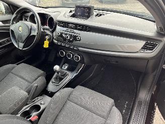 Alfa Romeo Giulietta Giulietta (940) Hatchback 1.4 TB 16V MultiAir (940.A.2000) [125kW]  (0=
4-2010/10-2018) picture 11