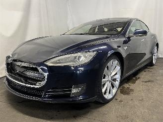 Vaurioauto  passenger cars Tesla Model S Model S Liftback 85 (L1S) [270kW]  (09-2012/02-2016) 2013/11