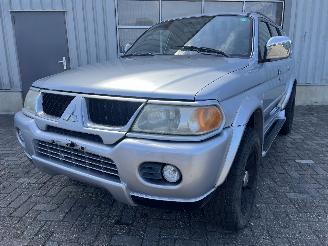 Coche accidentado Mitsubishi Pajero Pajero Sport (K7/9) Terreinwagen 3.0 V6 24V (6G72) [130kW]  (12-1999/0=
1-2008) 2004/10