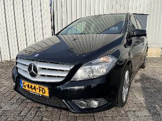 krockskadad bil auto Mercedes B-klasse B (W246/W242) Hatchback 2.2 B-220 CDI BlueEFFICIENCY,d 16V (OM651.930(=
Euro 6)) [125kW]  (11-2011/12-2018) 2013/10