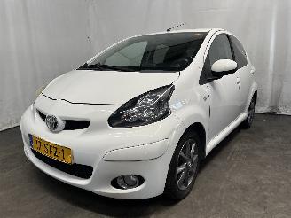Damaged car Toyota Aygo Aygo (B10) Hatchback 1.0 12V VVT-i (1KR-FE) [50kW]  (07-2005/05-2014) 2011/9