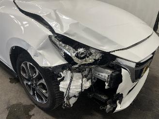 Mazda 2 2 (DJ/DL) Hatchback 1.5 SkyActiv-G 90 (P5Y8) [66kW]  (08-2014/11-2017)= picture 8