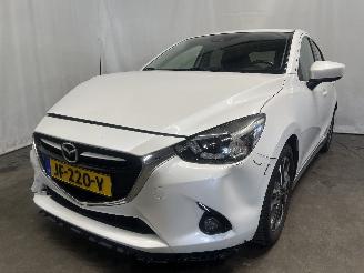 krockskadad bil auto Mazda 2 2 (DJ/DL) Hatchback 1.5 SkyActiv-G 90 (P5Y8) [66kW]  (08-2014/11-2017)= 2016/3