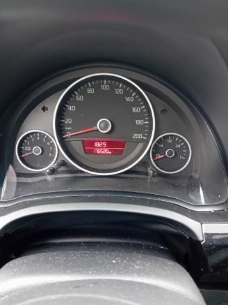 škoda osobní automobily Volkswagen Up! Up! (121) Hatchback 1.0 12V 60 (CHYA) [44kW]  (08-2011/08-2020) 2012/6