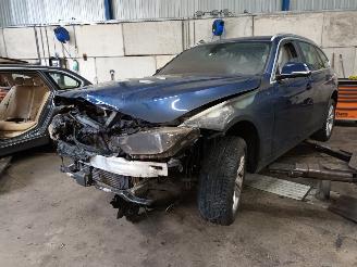 Vrakbiler auto BMW 3-serie 3 serie Touring (F31) Combi 320d 2.0 16V (B47-D20A) [120kW]  (07-2012/=
06-2019) 2015/12