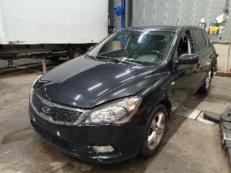 Autoverwertung Kia Cee d Cee'd (EDB5) Hatchback 5-drs 1.4 CVVT 16V (G4FA) [66kW]  (08-2009/12-2=
012) 2010/4